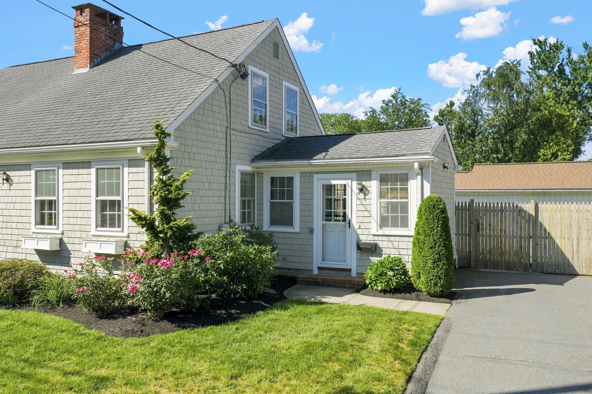 Single Family Residence at 189 Adelaide St, New Bedford MA 02745, New Bedford, photo 41 of 42
