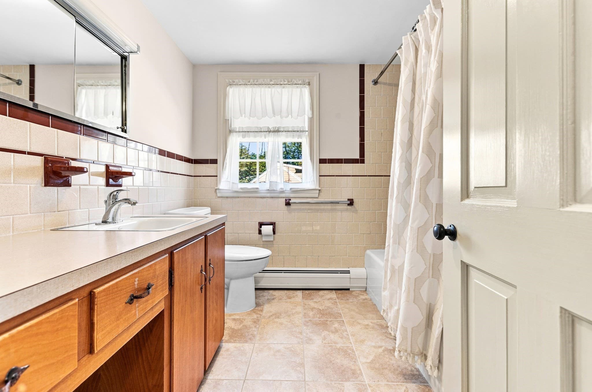 Single Family Residence at 189 Adelaide St, New Bedford MA 02745, New Bedford, photo 31 of 42