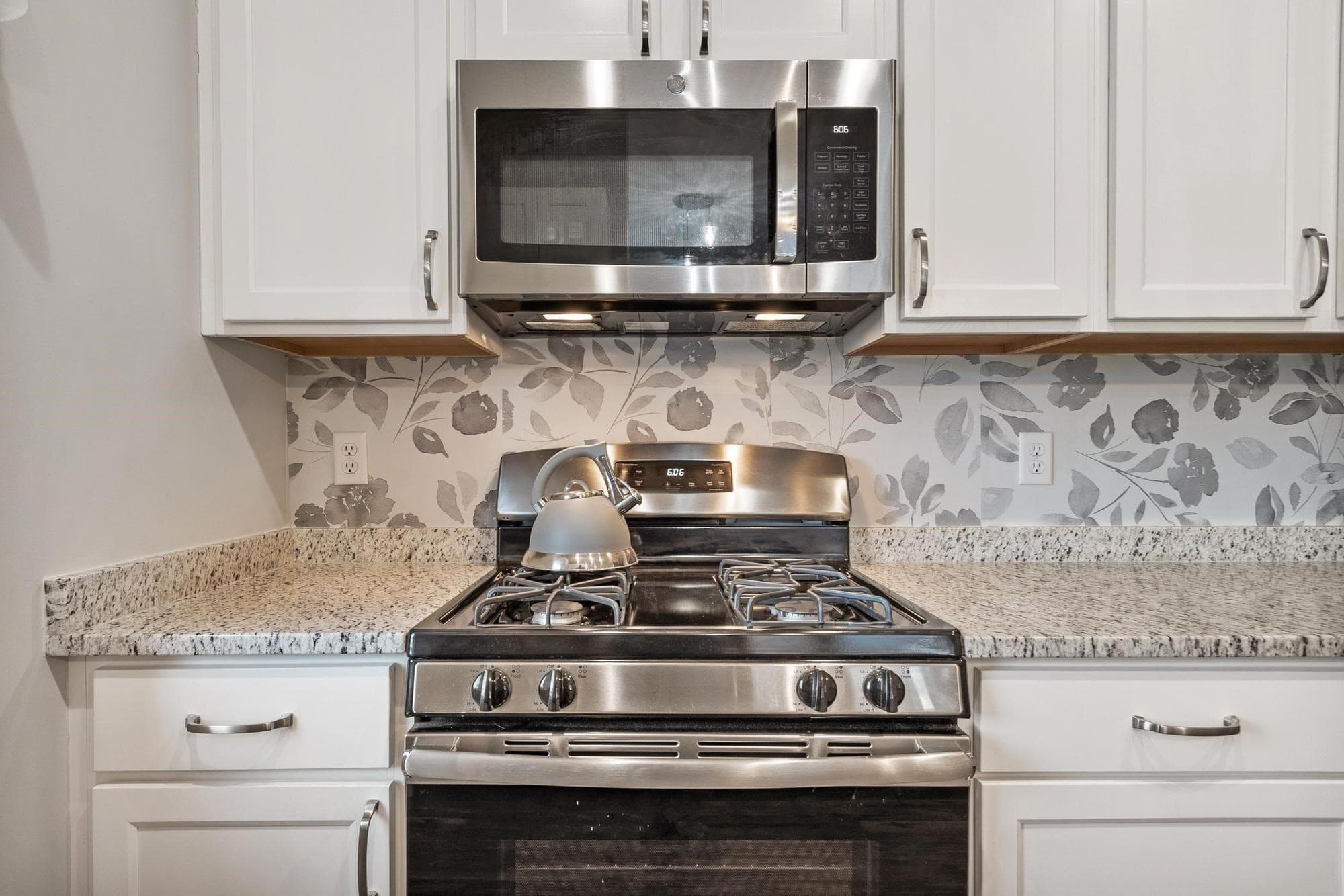 Condominium at 8 Sanborn St # 2011, Reading MA 01867, Reading, photo 10 of 40