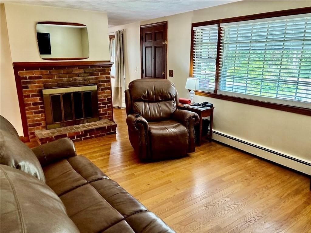 Single Family Residence at 12 Tom Lee Drive, North Smithfield RI 02896, North Smithfield, photo 6 of 28