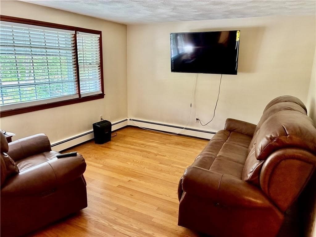 Single Family Residence at 12 Tom Lee Drive, North Smithfield RI 02896, North Smithfield, photo 7 of 28