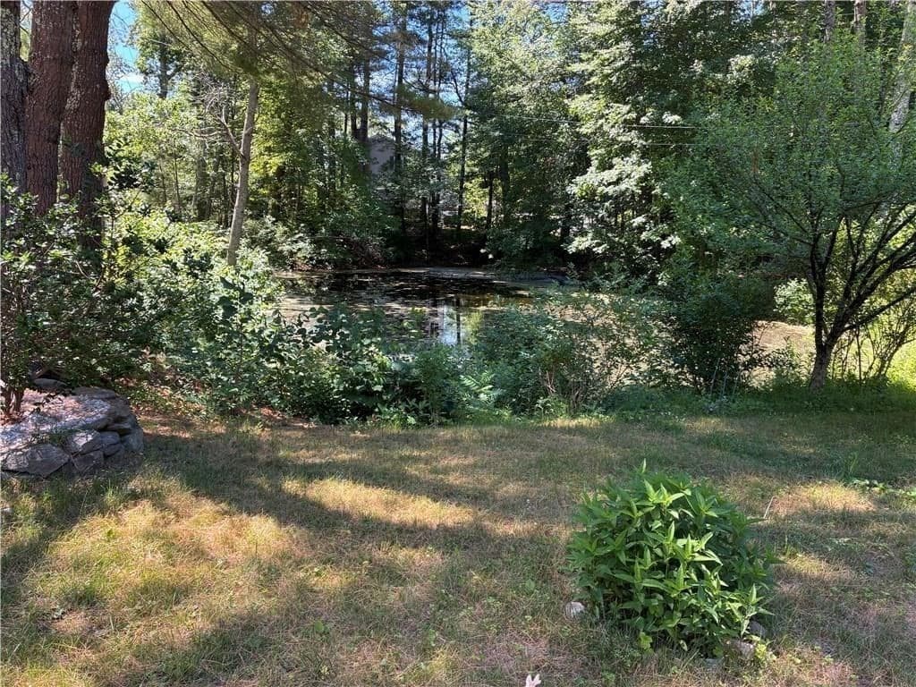 Single Family Residence at 12 Tom Lee Drive, North Smithfield RI 02896, North Smithfield, photo 4 of 28