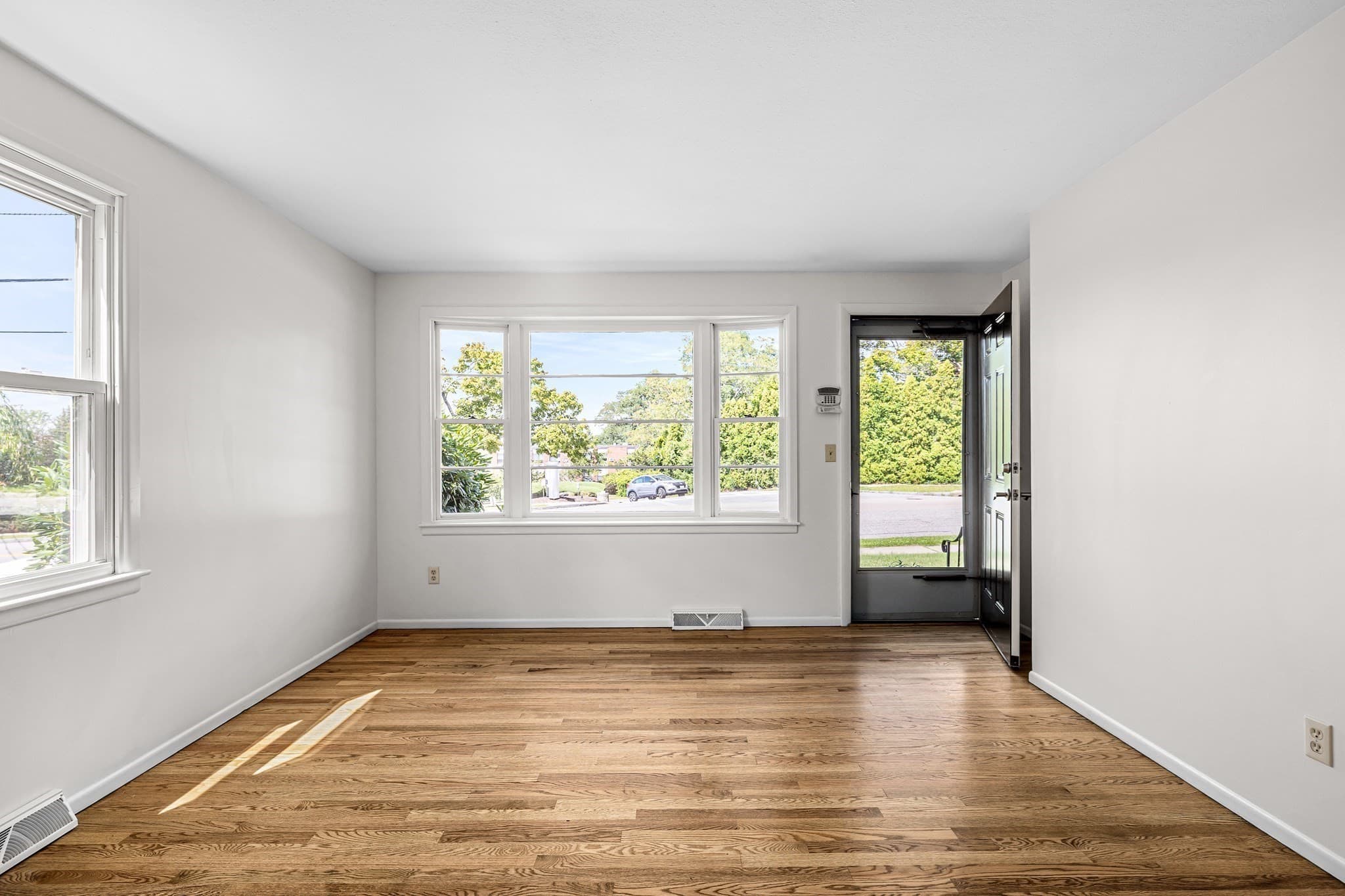 Single Family Residence at 1747 Highland Avenue, Fall River MA 02720, Fall River, photo 17 of 38