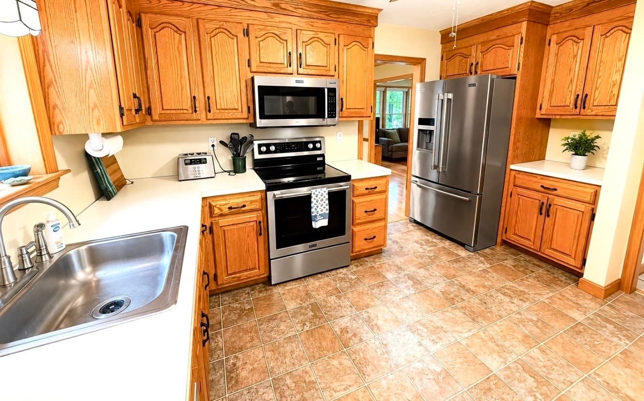 Single Family Residence at 17 Fox Run Road, Medway MA 02053, Medway, photo 14 of 30