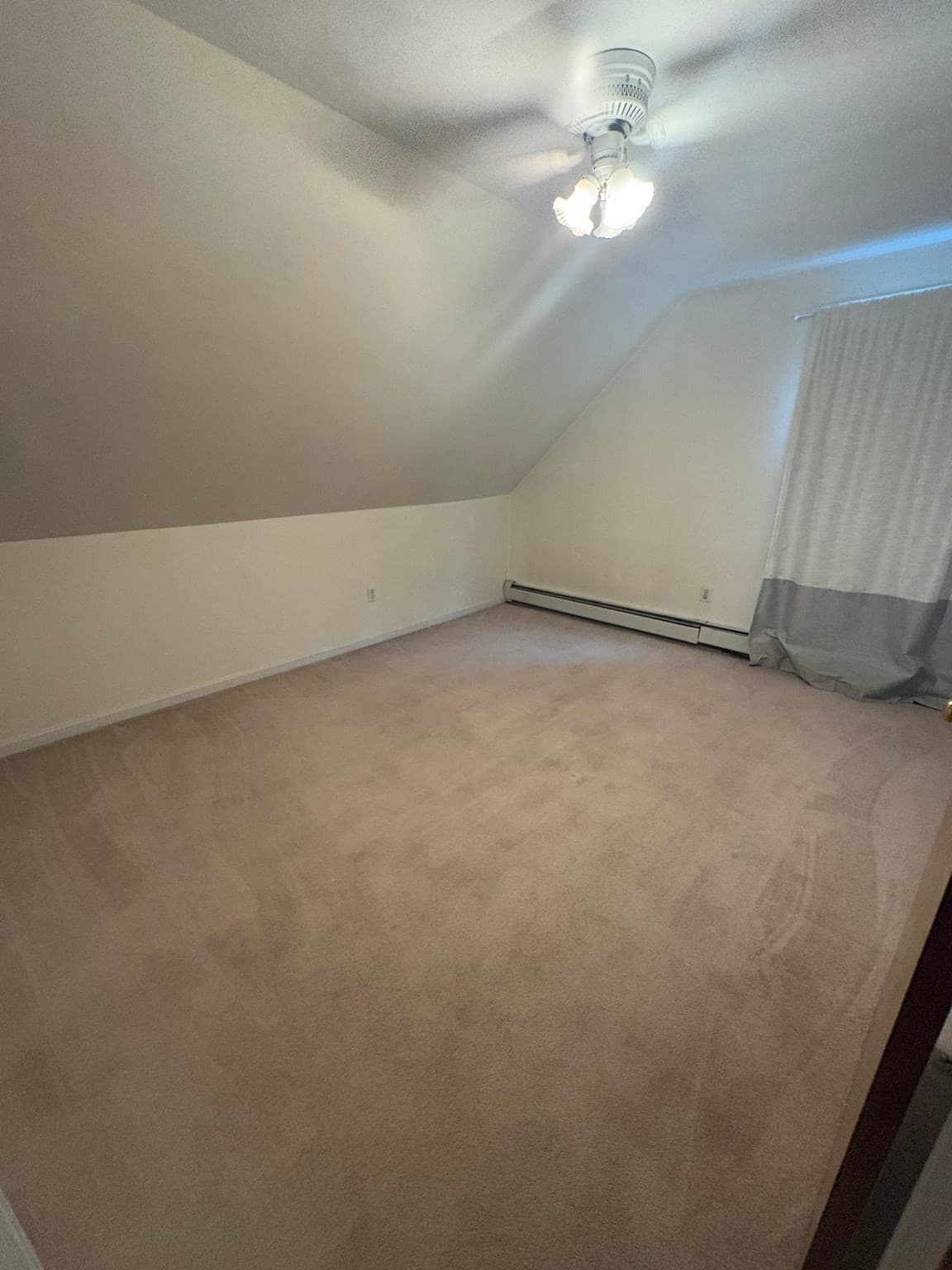 Single Family Residence at 2 Fairmount Ave, Bristol RI 02809, Bristol, photo 12 of 28
