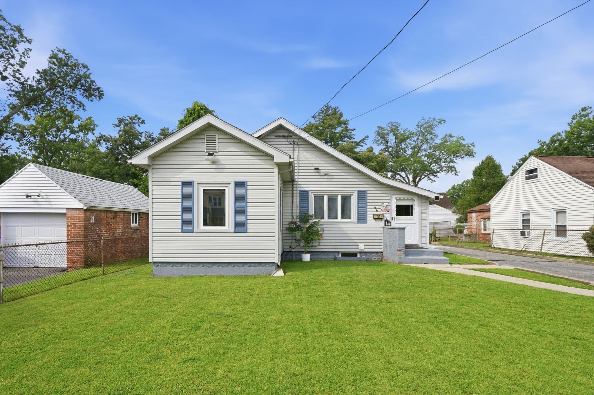 66 Upland, Springfield MA 01104