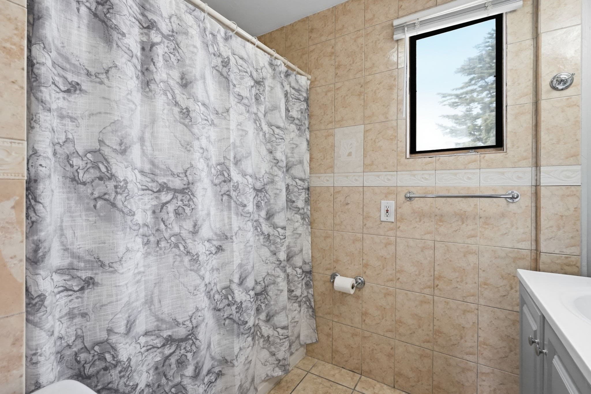 Single Family Residence at 66 Upland, Springfield MA 01104, Springfield, photo 11 of 41