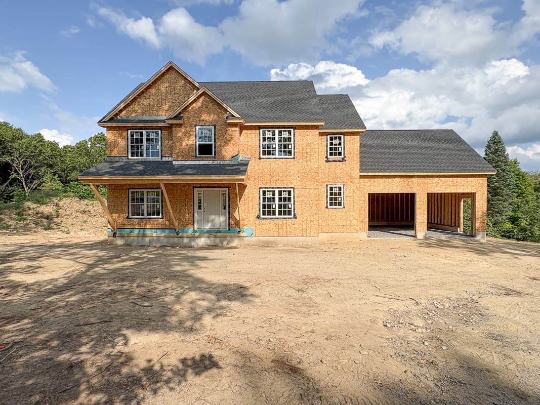 Single Family Residence at 232 West Townsend Rd, Lunenburg MA 01462, Lunenburg, photo 2 of 24