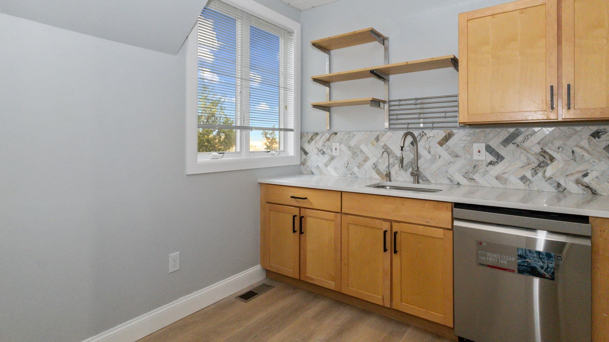 Commercial Sale at 104 Bridge Rd, Salisbury MA 01952, Salisbury, photo 26 of 42