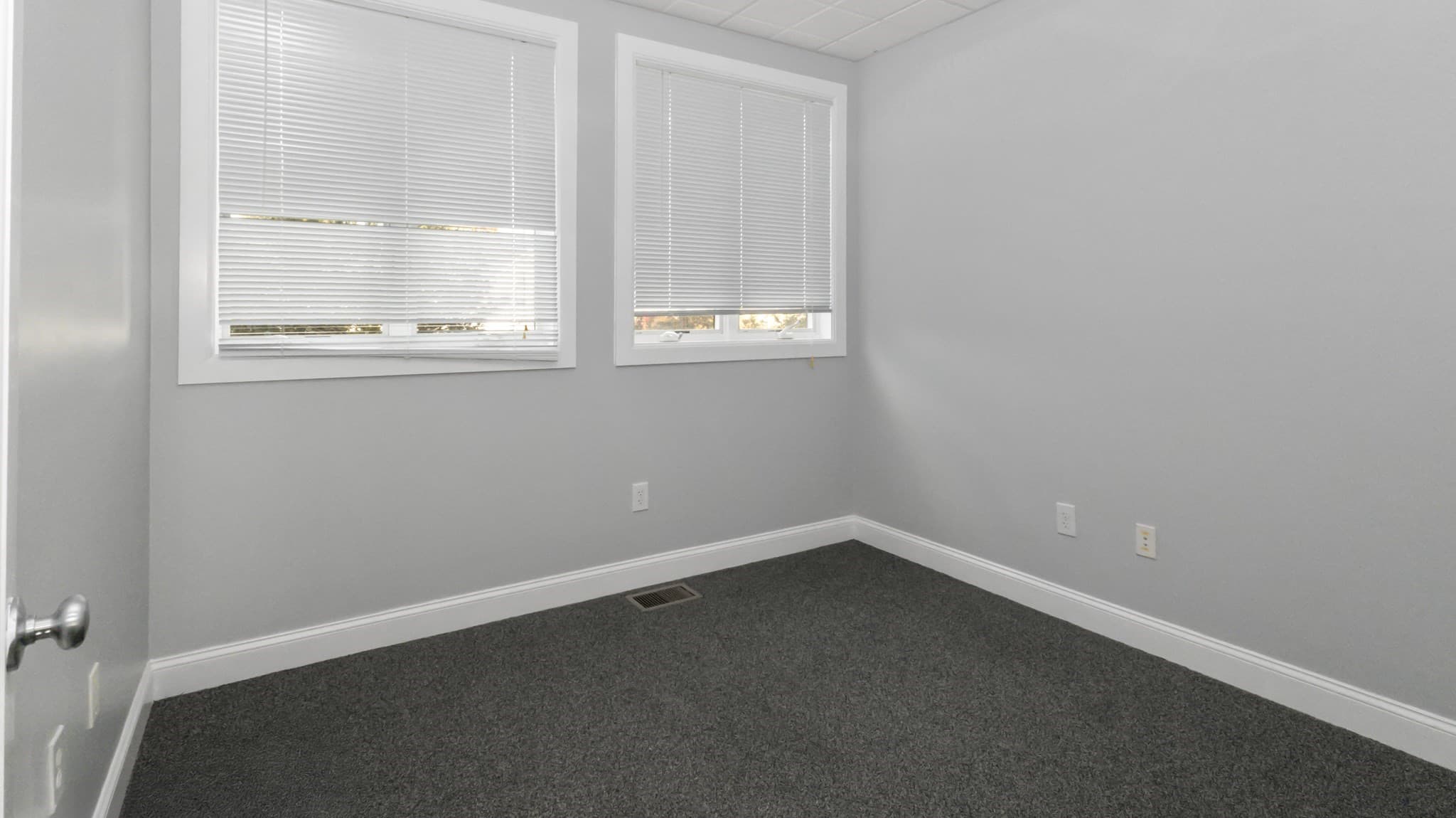 Commercial Sale at 104 Bridge Rd, Salisbury MA 01952, Salisbury, photo 29 of 42