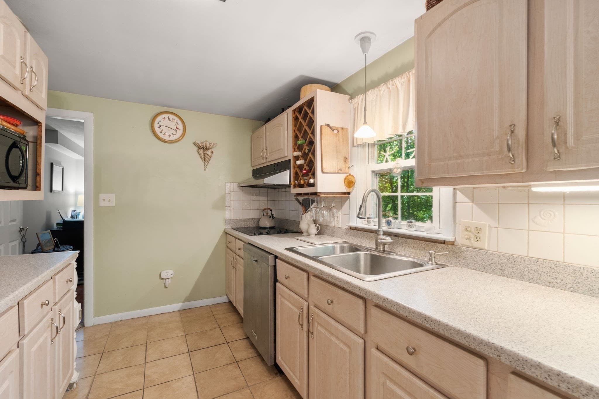 Single Family Residence at 133 Highland Street, Easton MA 02375, Easton, photo 12 of 35