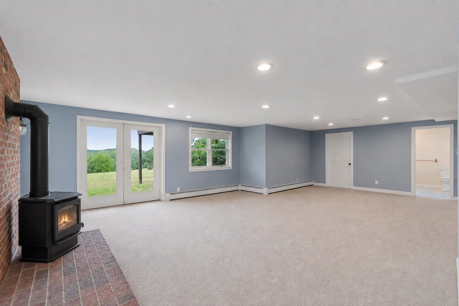 Single Family Residence at 370 Sunnyhill Rd, Lunenburg MA 01462, Lunenburg, photo 38 of 41
