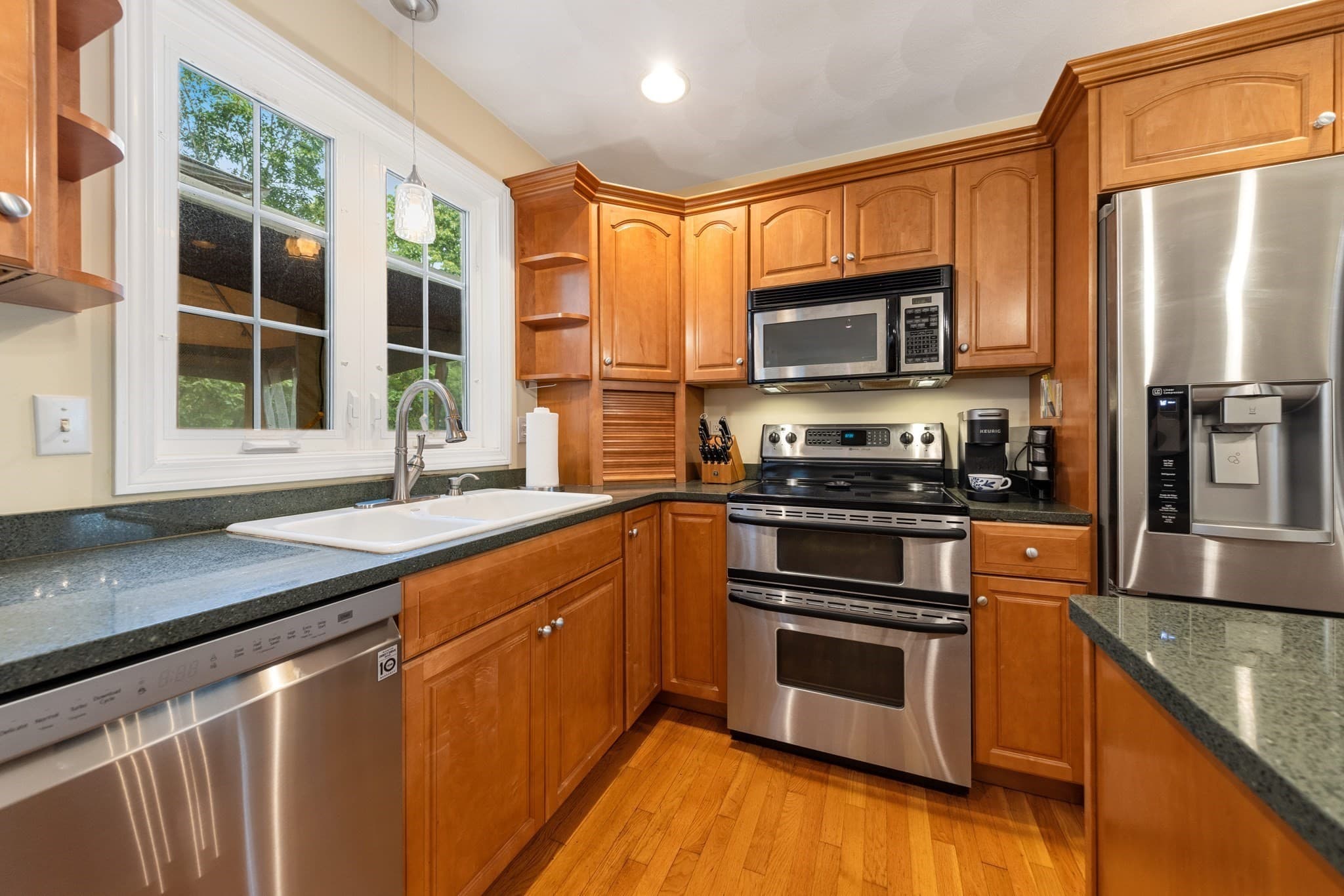 Single Family Residence at 115 Cathedral Drive, Attleboro MA 02703, Attleboro, photo 7 of 38