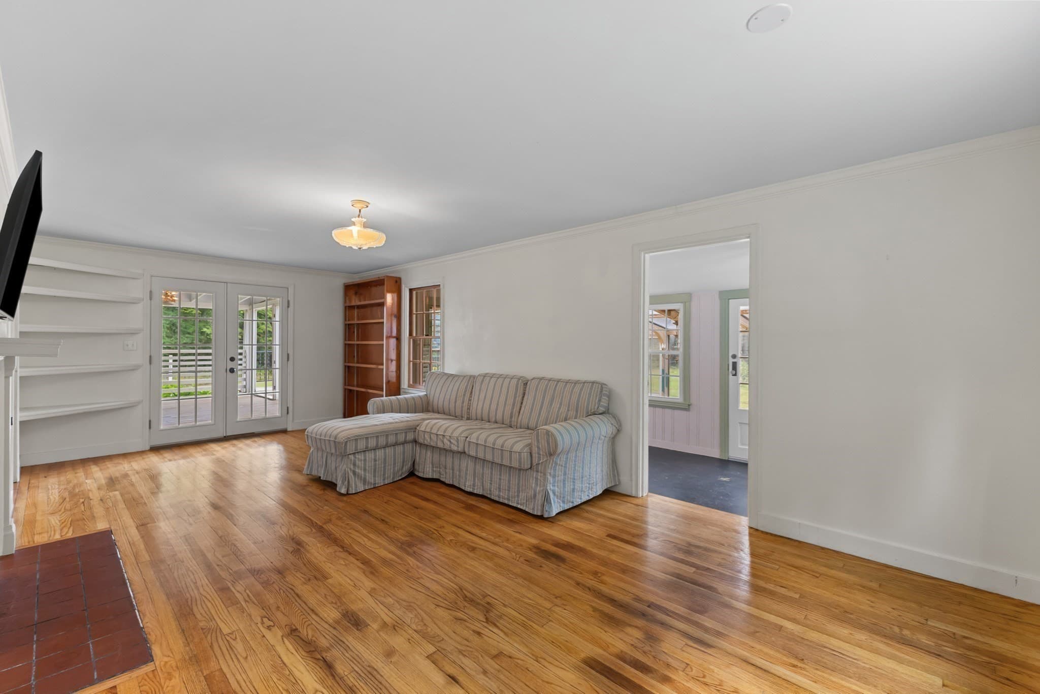 Single Family Residence at 109 Rutherford Rd, Oakham MA 01068, Oakham, photo 6 of 42
