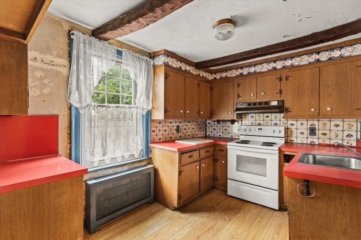 Single Family Residence at 55 Emory St, Brockton MA 02301, Brockton, photo 10 of 37