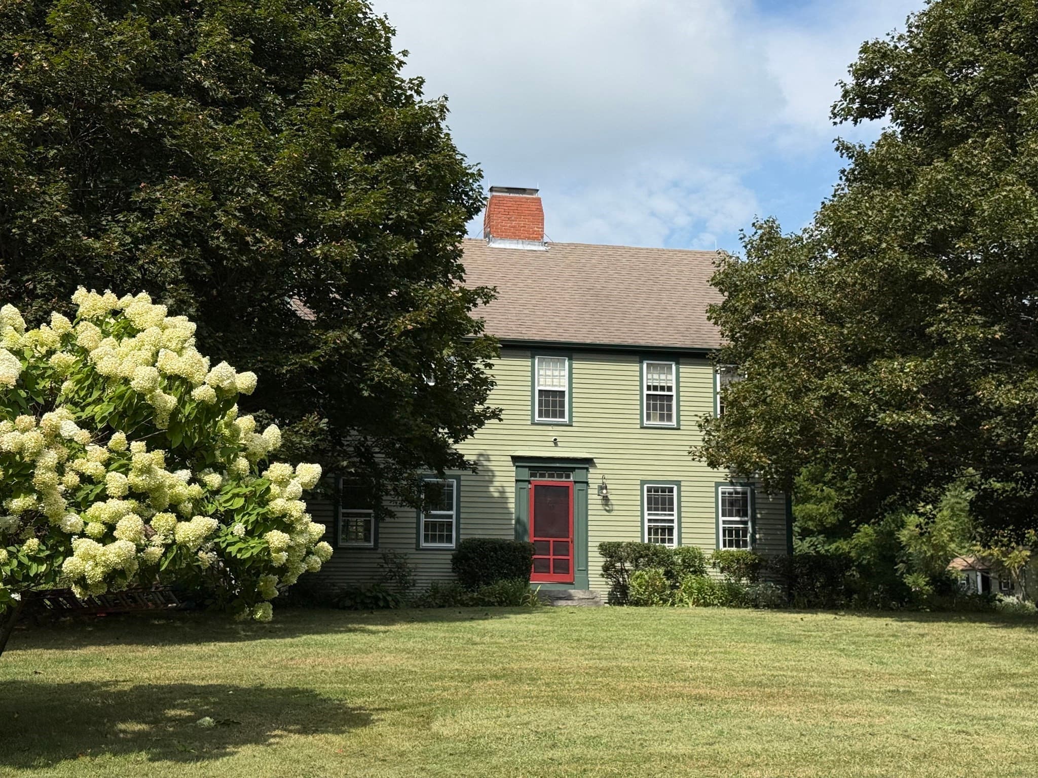 27 Little Pond Rd, Merrimac MA 01860