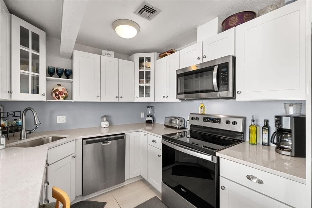 Condominium at 432 Humphrey St # 16, Swampscott MA 01907, Swampscott, photo 12 of 20