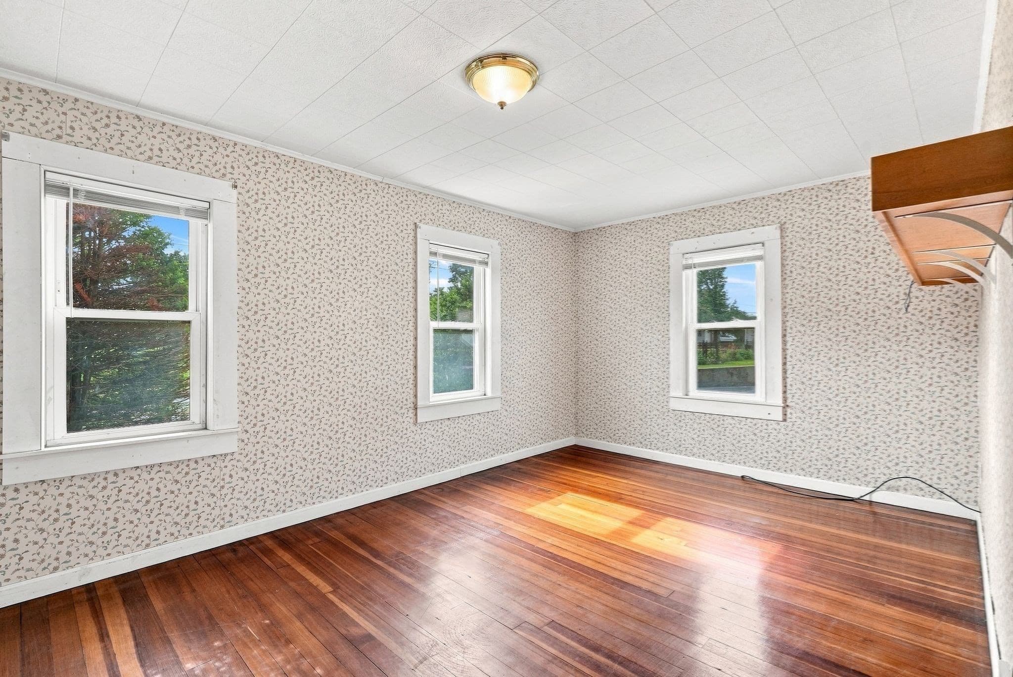 Multi Family at 255 Center St, Ludlow MA 01056, Ludlow, photo 6 of 40