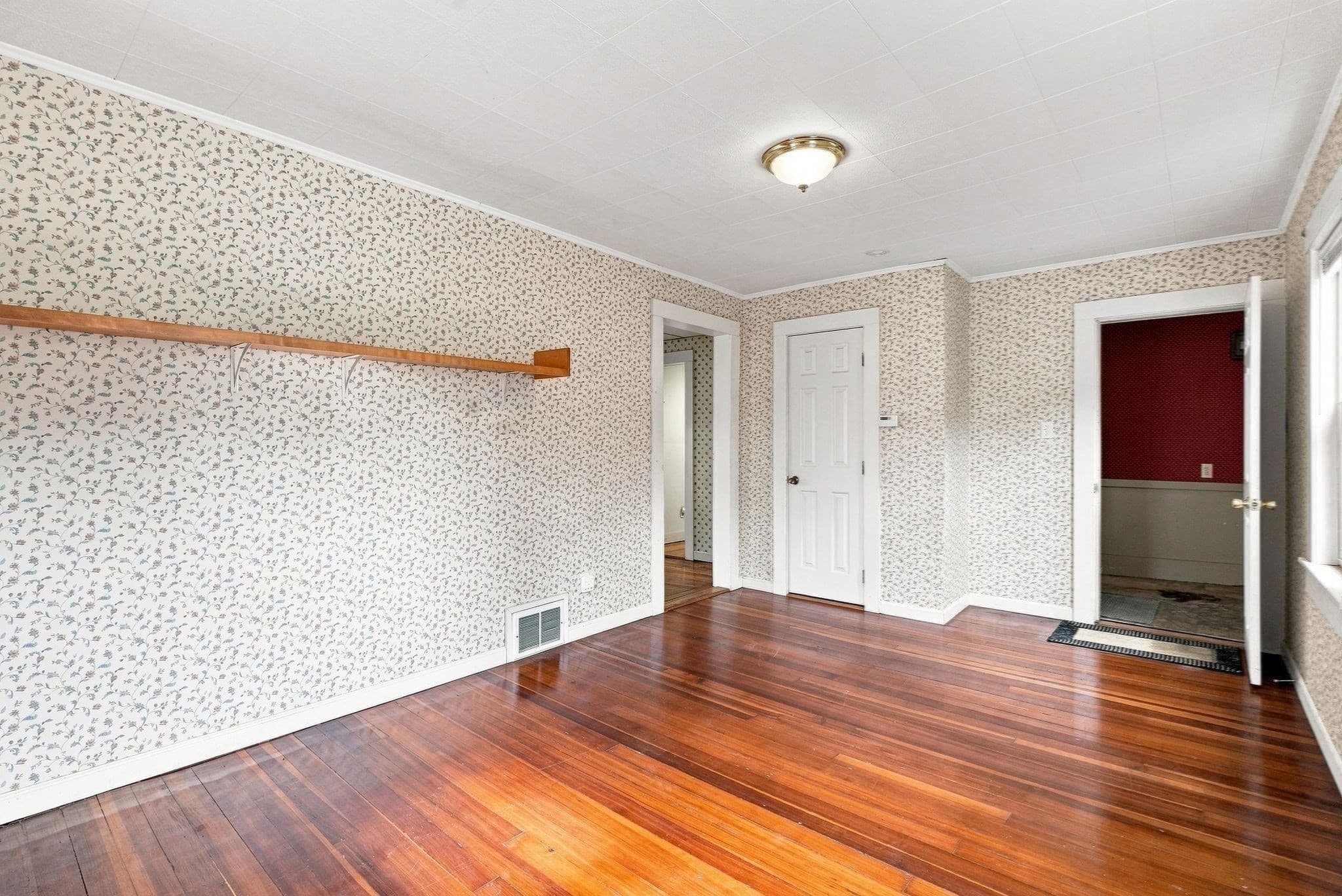 Multi Family at 255 Center St, Ludlow MA 01056, Ludlow, photo 8 of 40
