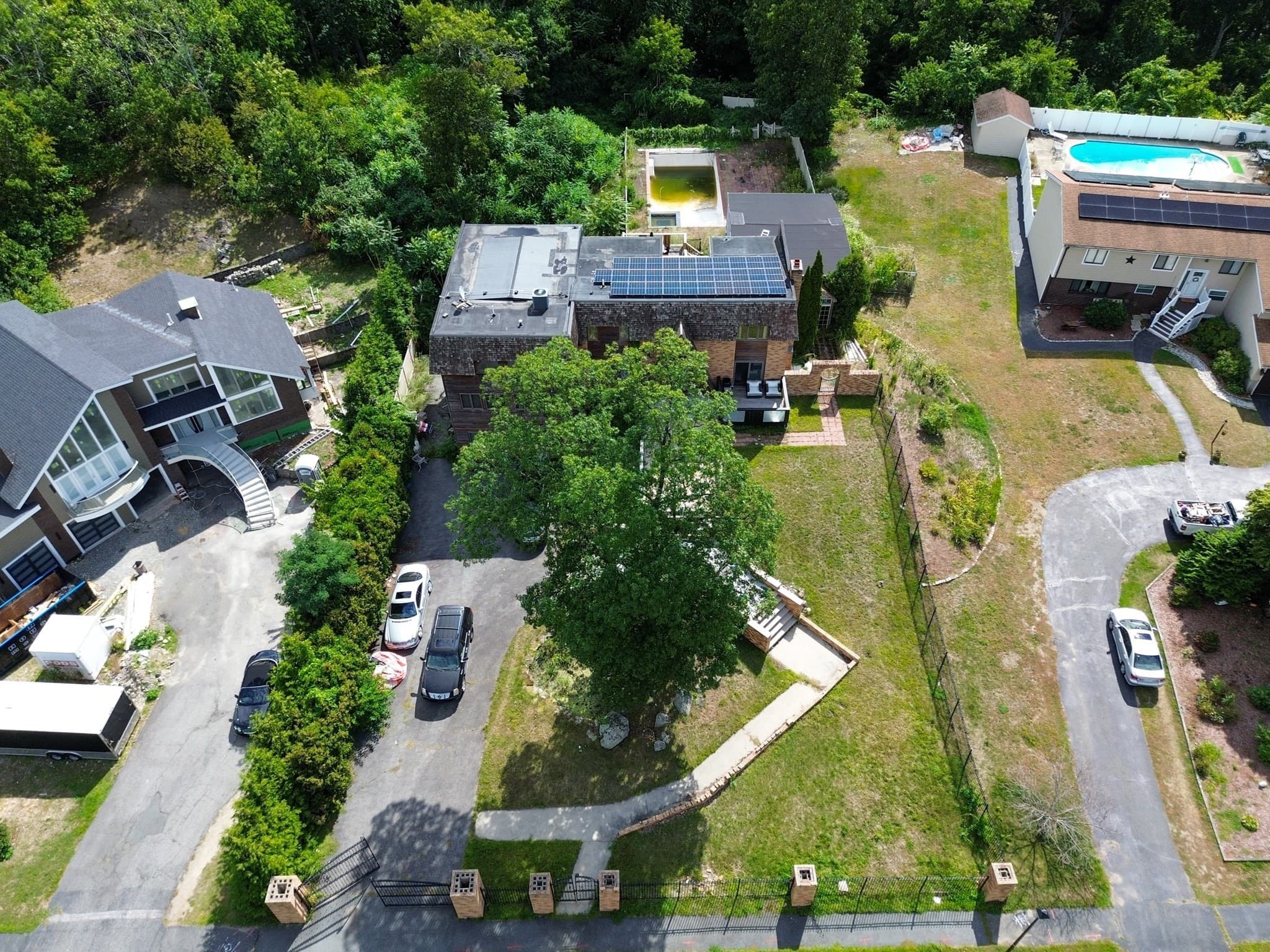 Single Family Residence at 12 Oakridge Dr, Saugus MA 01906, Saugus, photo 5 of 8