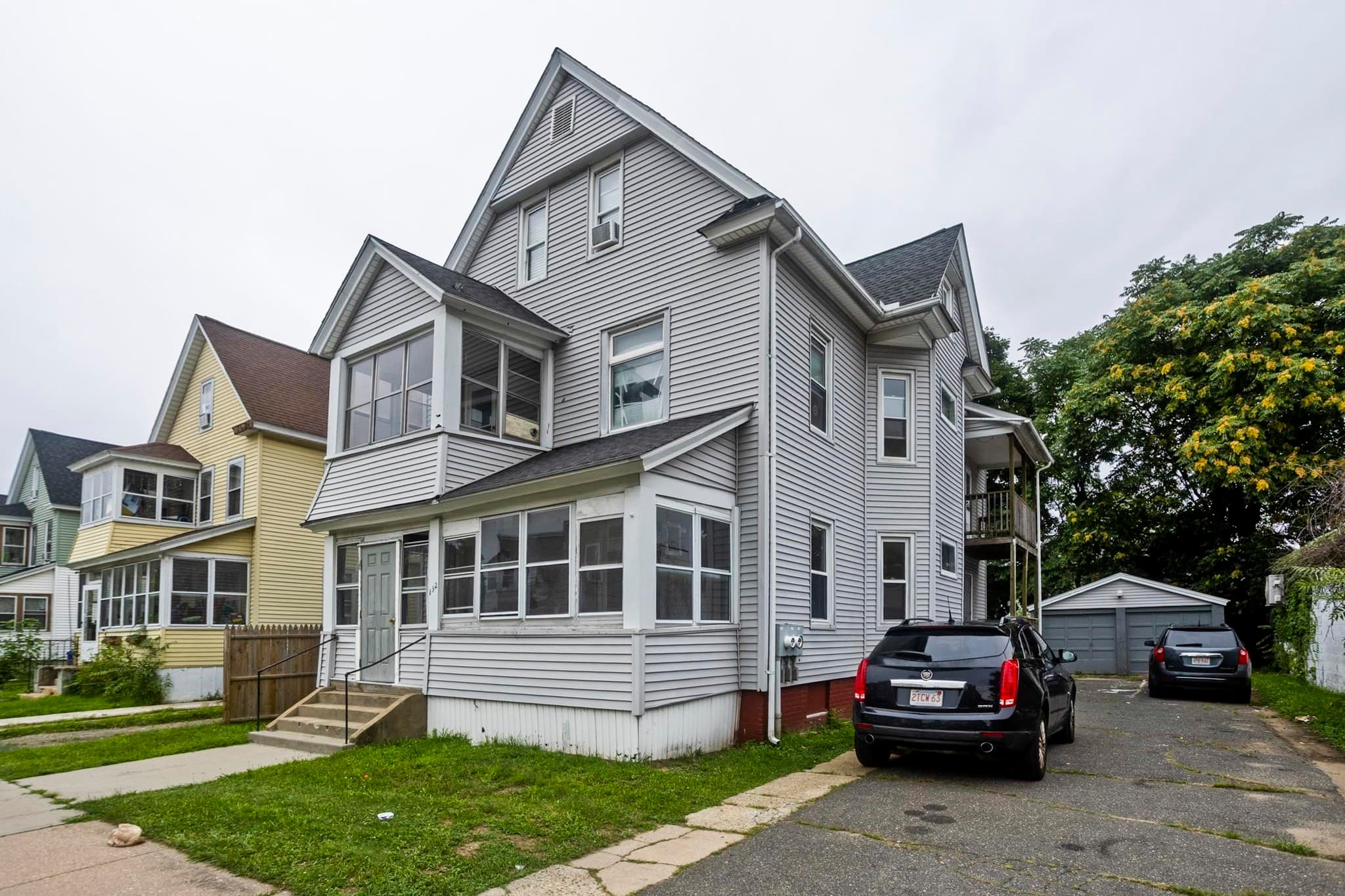 132 Grover St, Springfield MA 01104