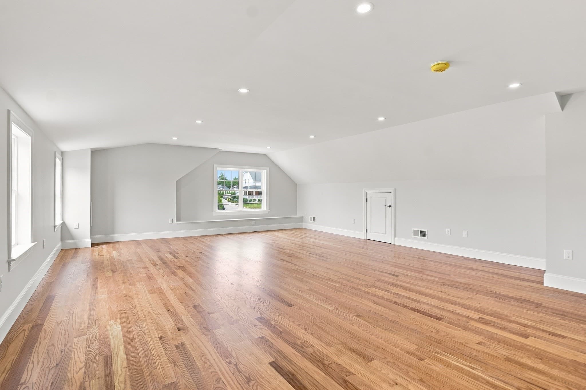 Single Family Residence at 36 Ferullo Drive, Woburn MA 01801, Woburn, photo 27 of 40