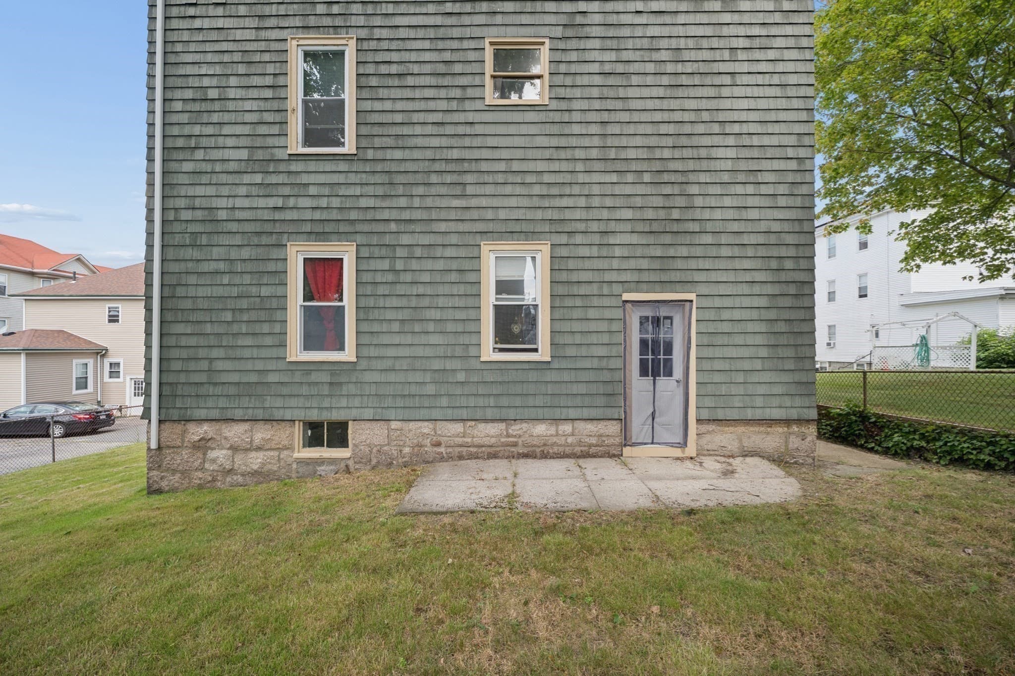 3 Family at 89 Rockland St, Fall River MA 02724, Fall River, photo 4 of 29