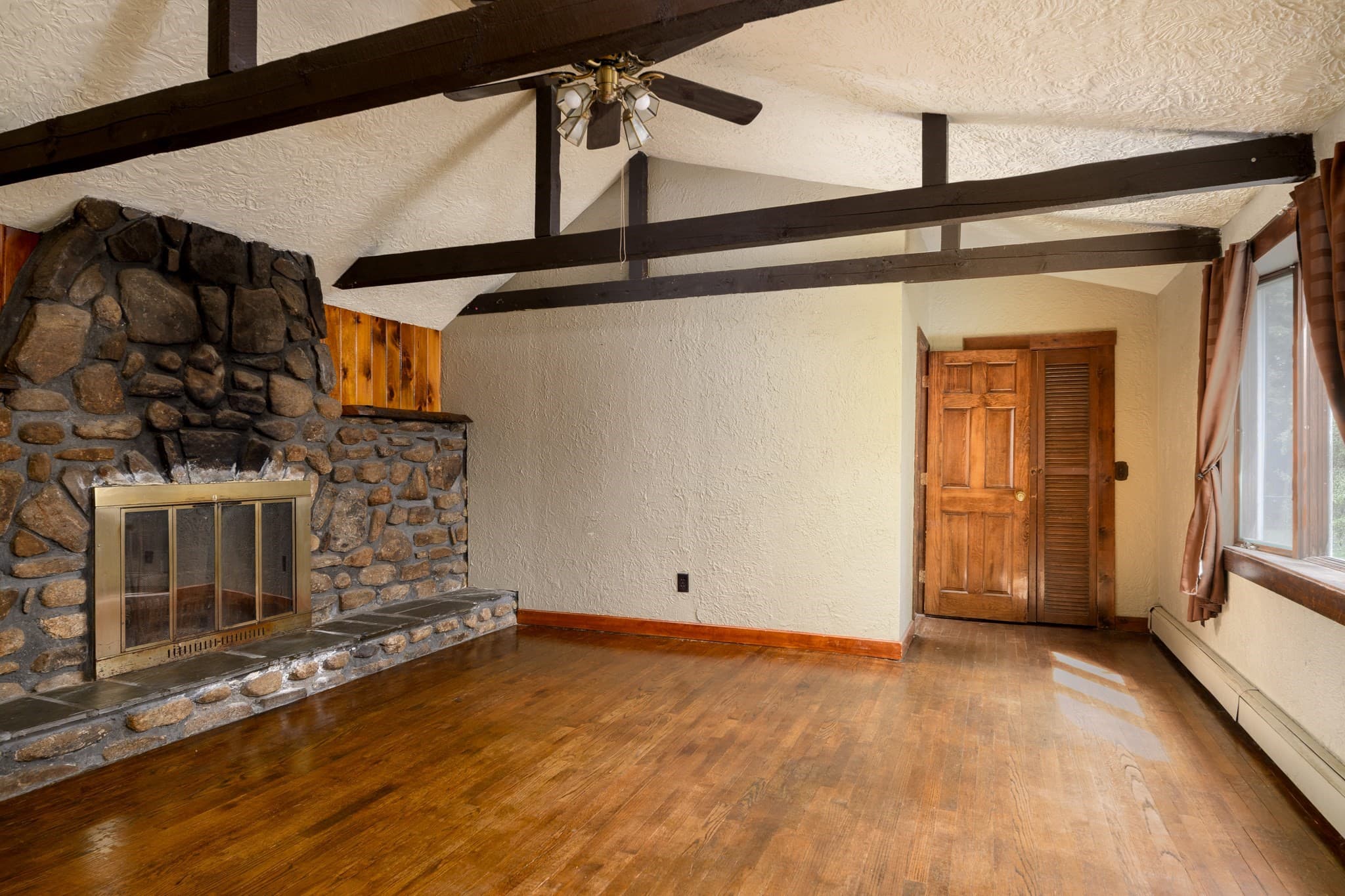 Single Family Residence at 111 Gleason Ave, East Brookfield MA 01515, East Brookfield, photo 2 of 22