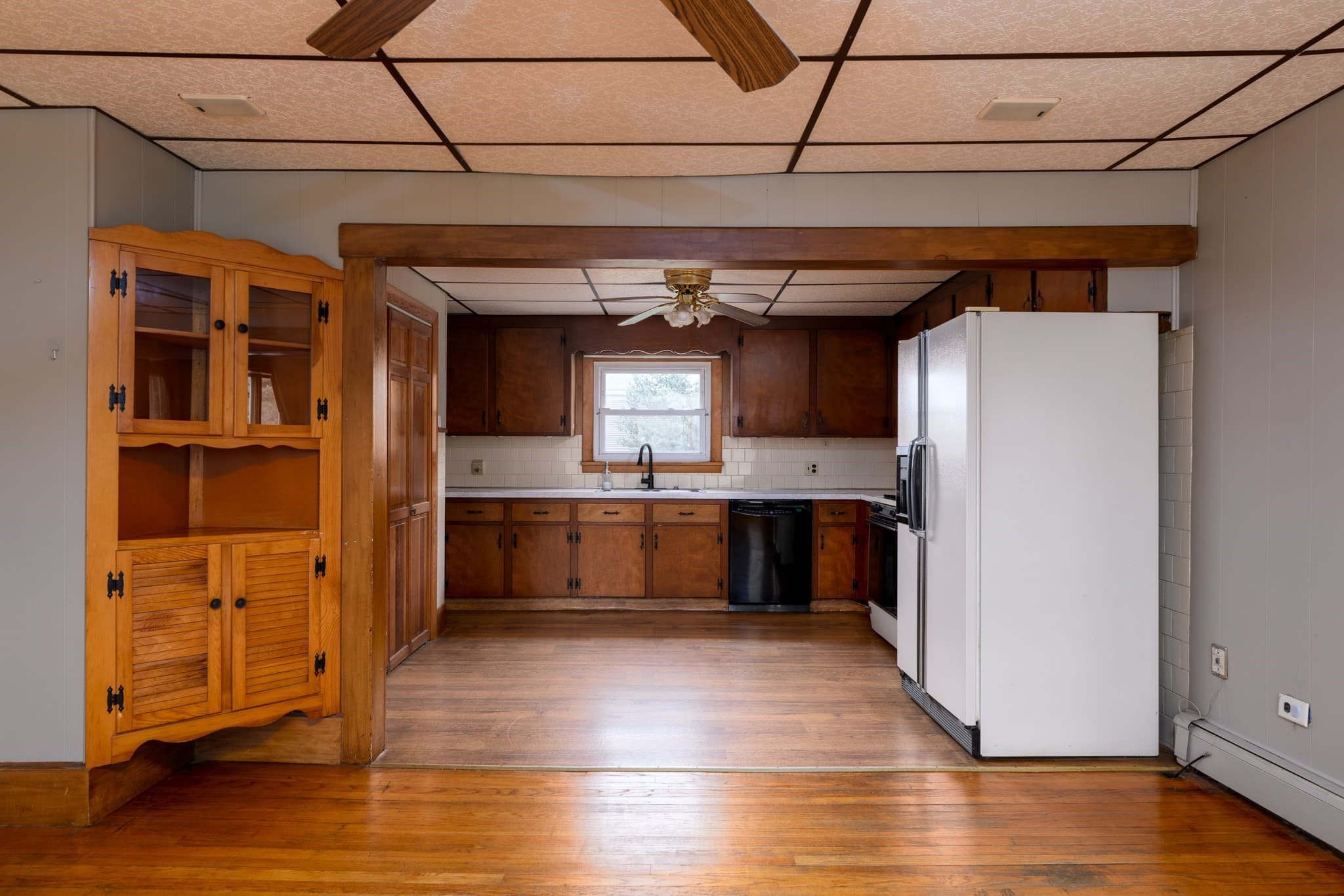 Single Family Residence at 111 Gleason Ave, East Brookfield MA 01515, East Brookfield, photo 6 of 22