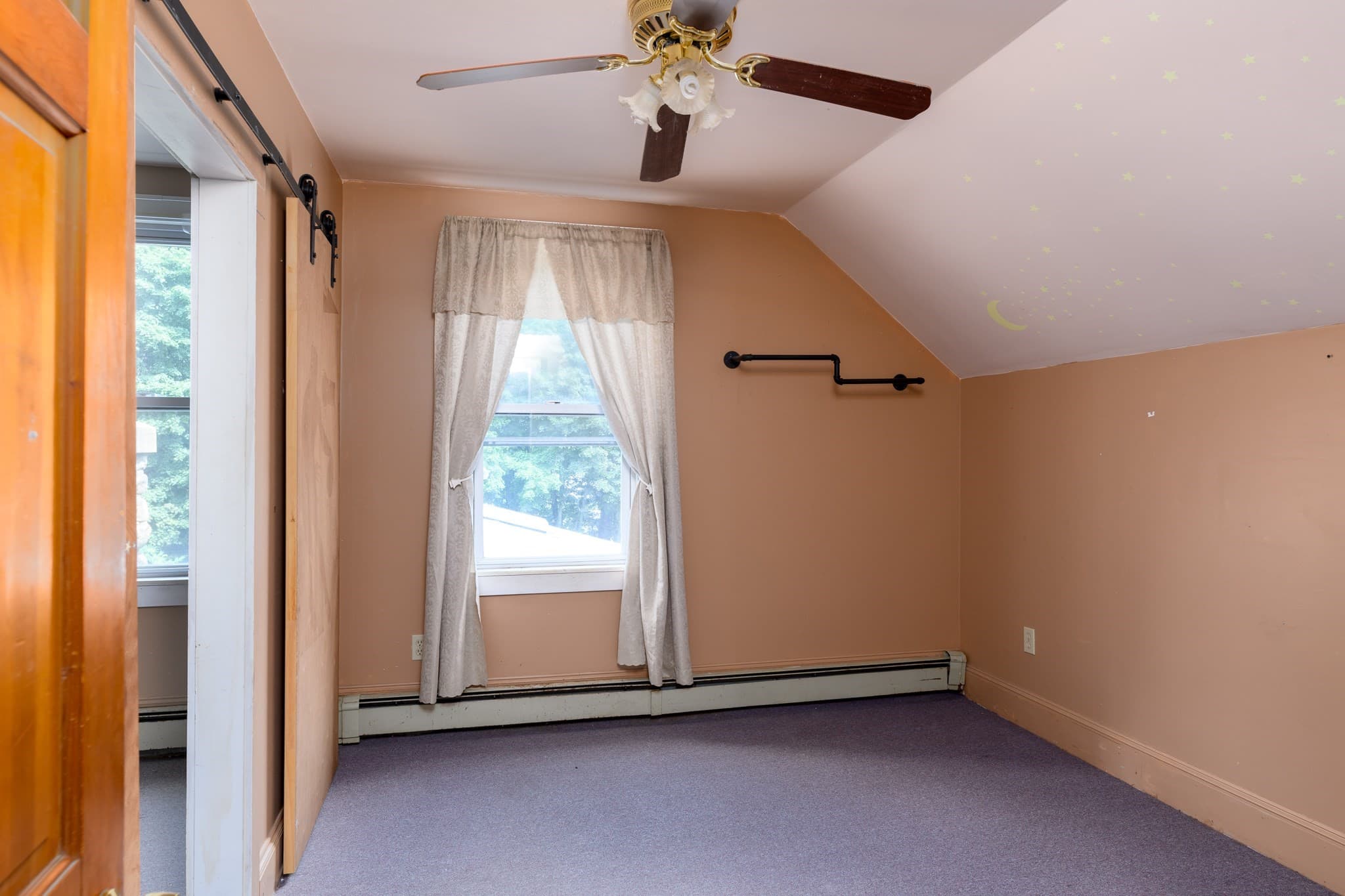 Single Family Residence at 111 Gleason Ave, East Brookfield MA 01515, East Brookfield, photo 14 of 22