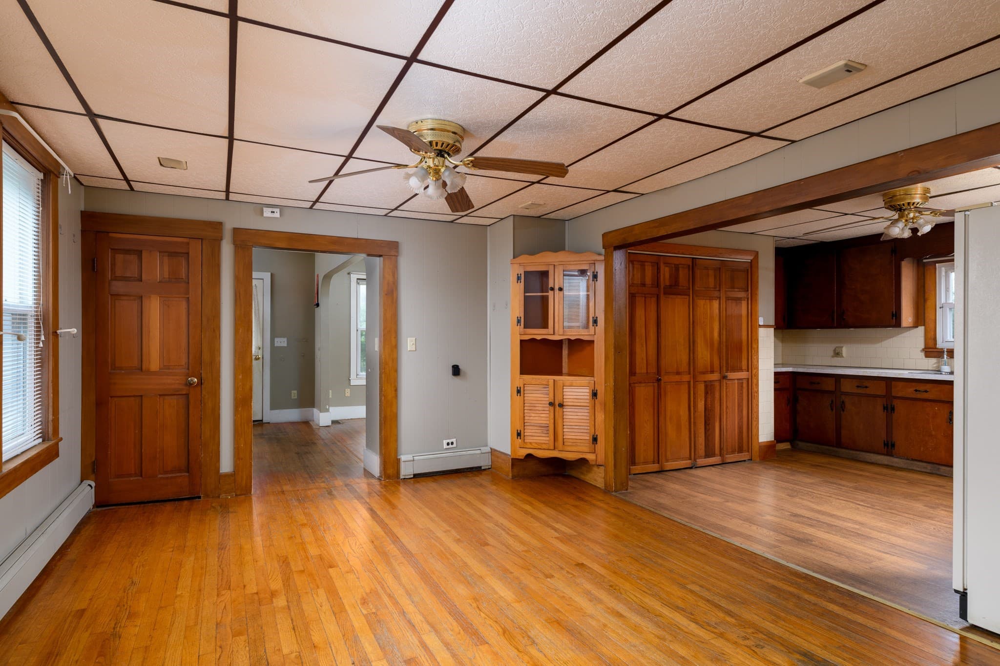 Single Family Residence at 111 Gleason Ave, East Brookfield MA 01515, East Brookfield, photo 4 of 22