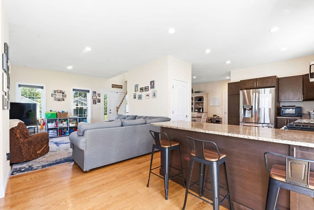 Condominium at 29 Tea Party Dr # 29, Uxbridge MA 01569, Uxbridge, photo 16 of 41