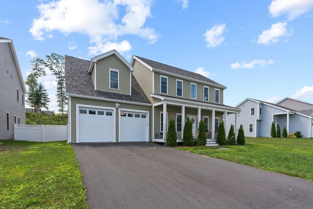 Condominium at 29 Tea Party Dr # 29, Uxbridge MA 01569, Uxbridge, photo 3 of 41