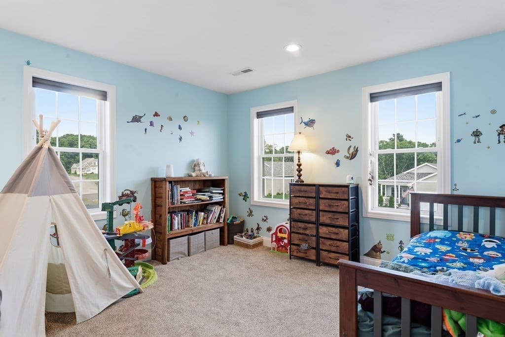 Condominium at 29 Tea Party Dr # 29, Uxbridge MA 01569, Uxbridge, photo 35 of 41