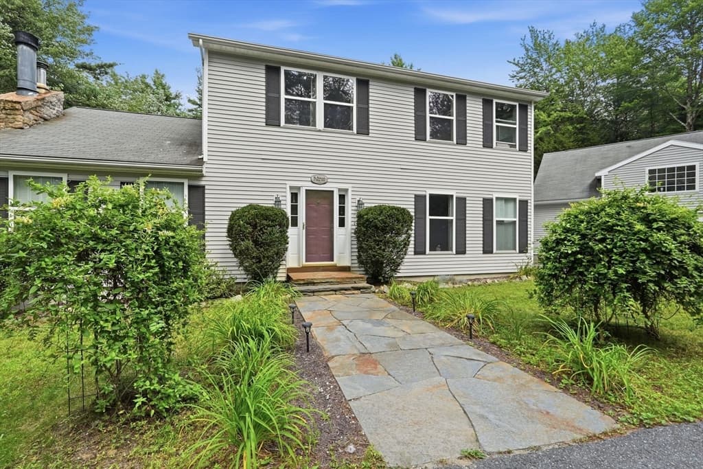 17 Phelps Ln, Goshen MA 01096