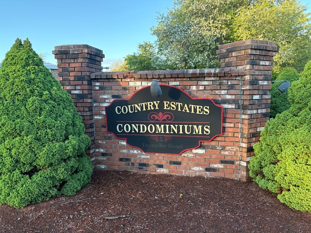5 Turnpike Rd # 321, Townsend MA 01469