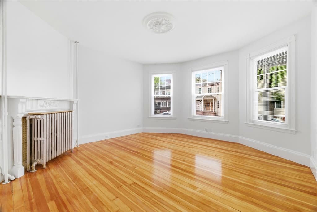 3 Family at 897 East Broadway, Boston MA 02127, Boston, photo 13 of 25