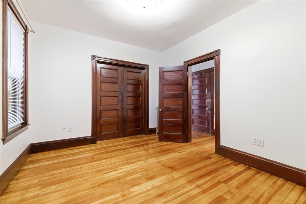3 Family at 897 East Broadway, Boston MA 02127, Boston, photo 18 of 25