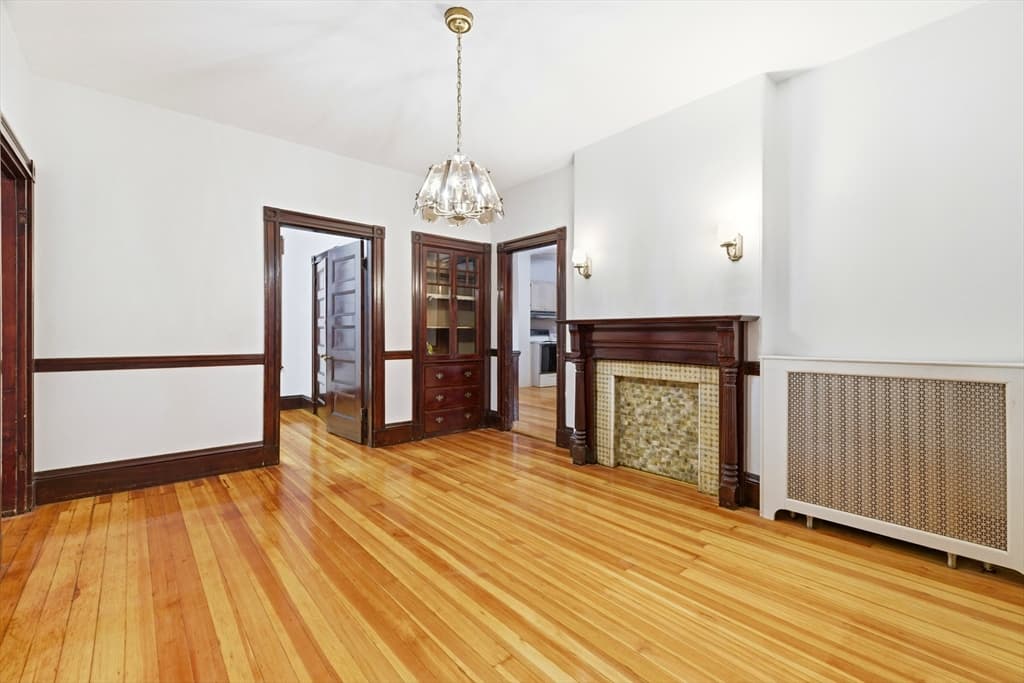 3 Family at 897 East Broadway, Boston MA 02127, Boston, photo 11 of 25