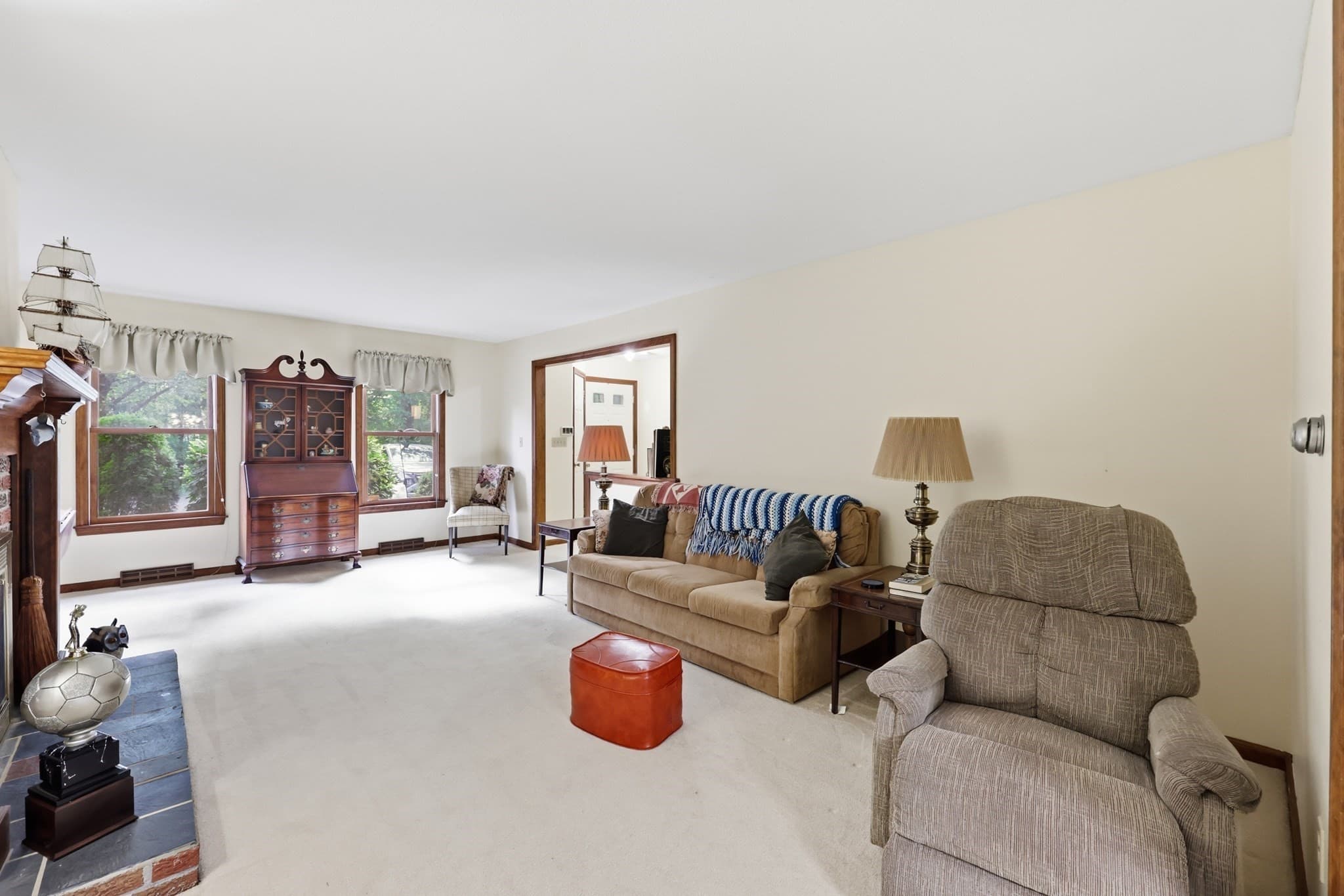 Condominium at 3 Castle Hill Rd, Agawam MA 01001, Agawam, photo 7 of 41