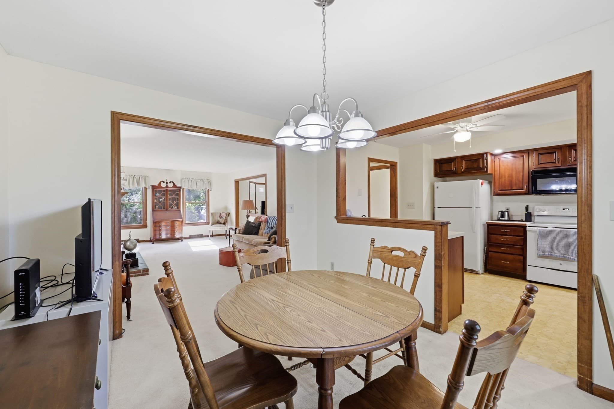 Condominium at 3 Castle Hill Rd, Agawam MA 01001, Agawam, photo 14 of 41