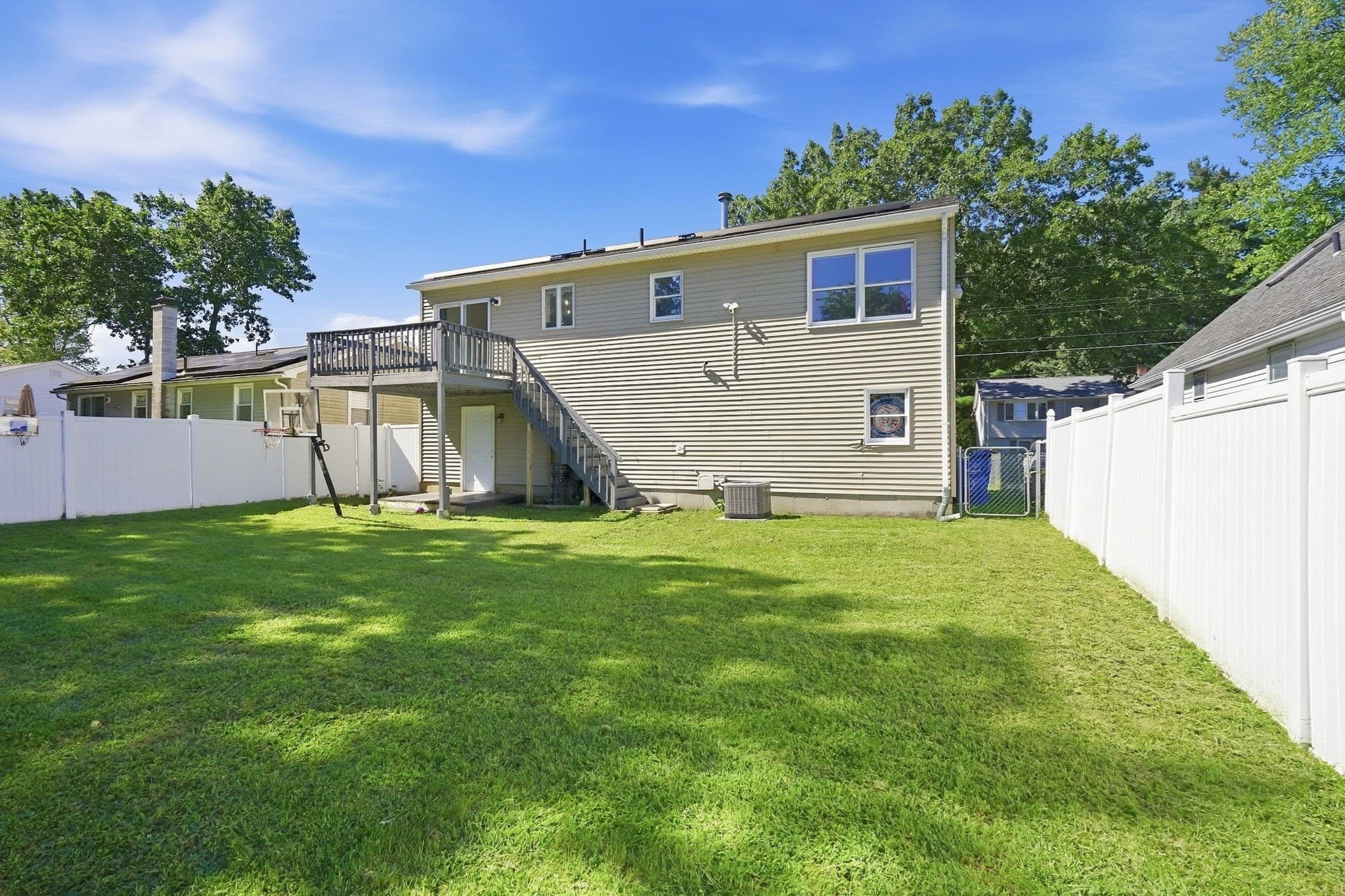 Single Family Residence at 191 Lamont St, Springfield MA 01119, Springfield, photo 3 of 41