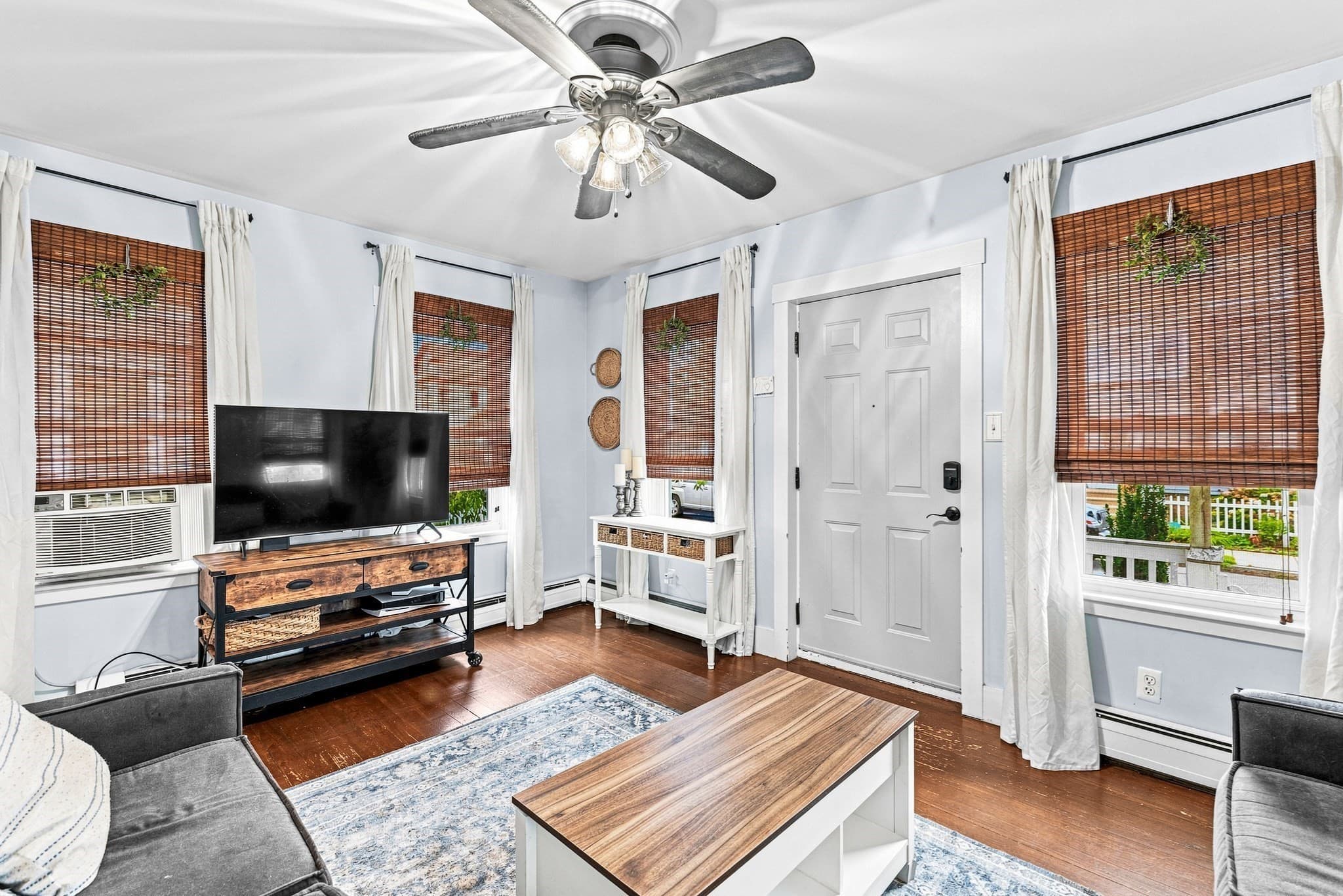 Single Family Residence at 235 Tremont St, New Bedford MA 02740, New Bedford, photo 7 of 23
