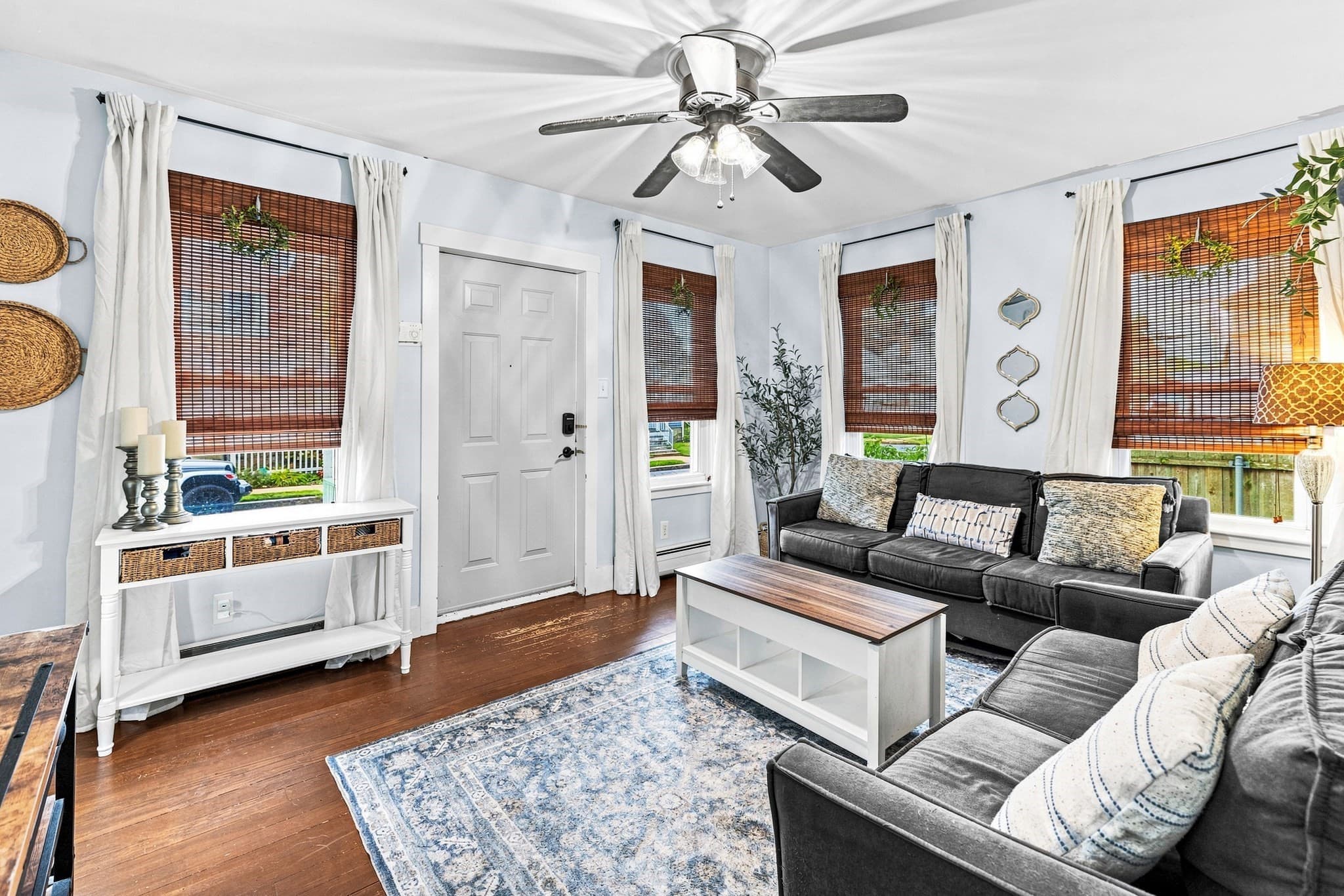 Single Family Residence at 235 Tremont St, New Bedford MA 02740, New Bedford, photo 3 of 23