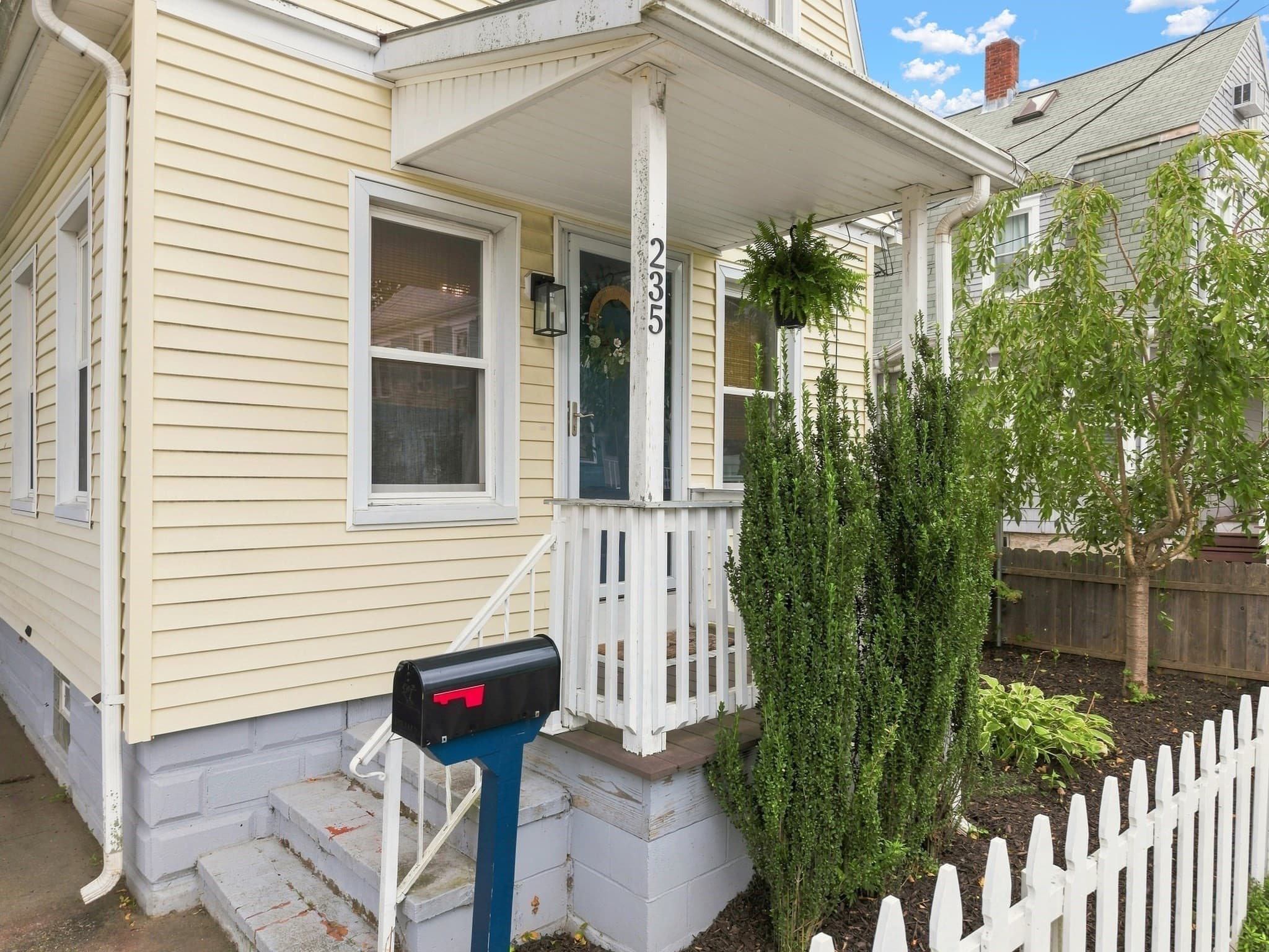 Single Family Residence at 235 Tremont St, New Bedford MA 02740, New Bedford, photo 20 of 23