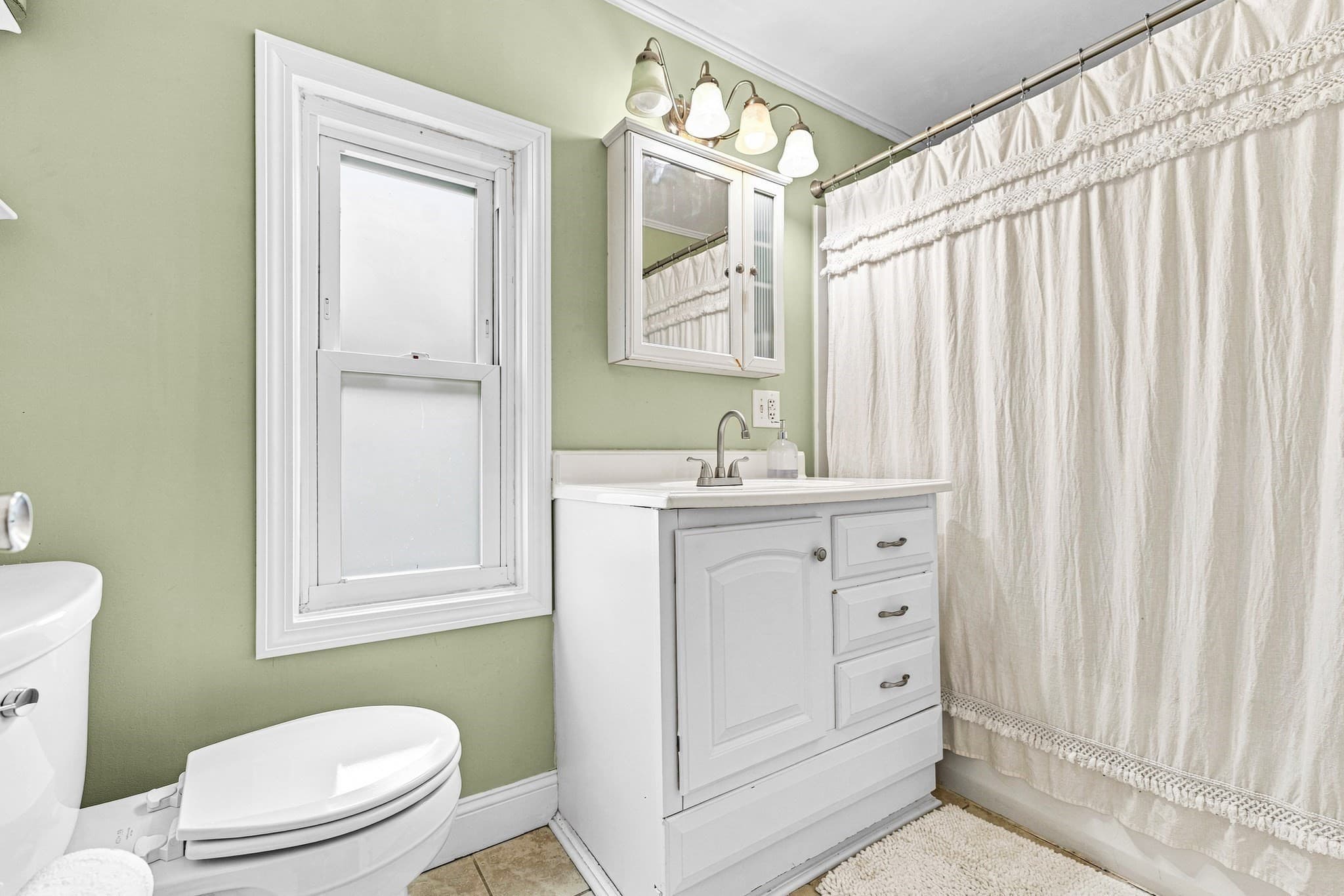 Single Family Residence at 235 Tremont St, New Bedford MA 02740, New Bedford, photo 4 of 23