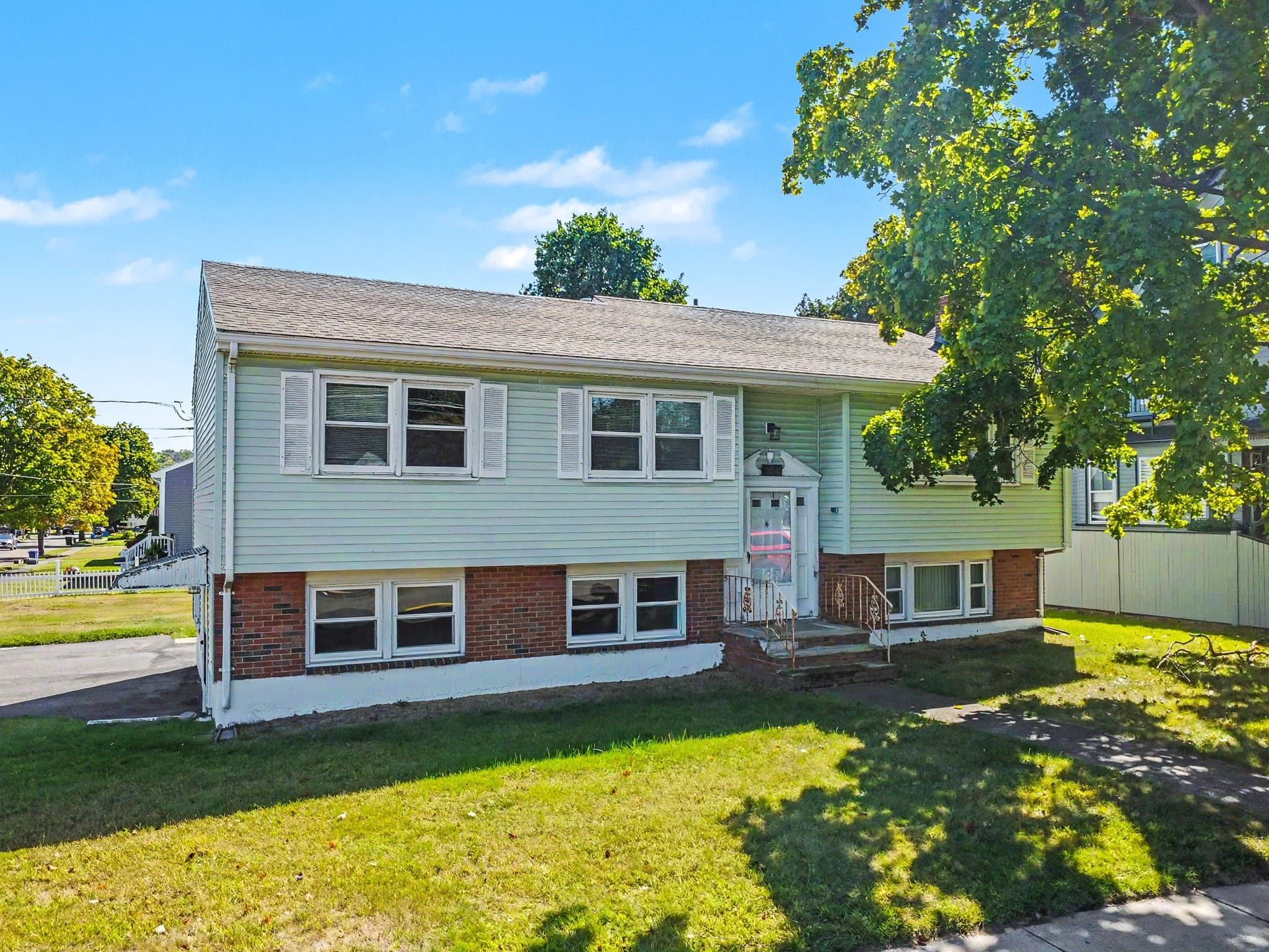 168 Lynn St, Peabody MA 01960