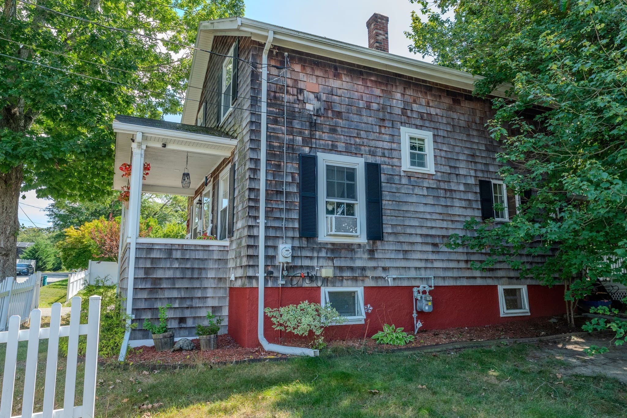 Single Family Residence at 135 Thurber Ave, Somerset MA 02725, Somerset, photo 12 of 37