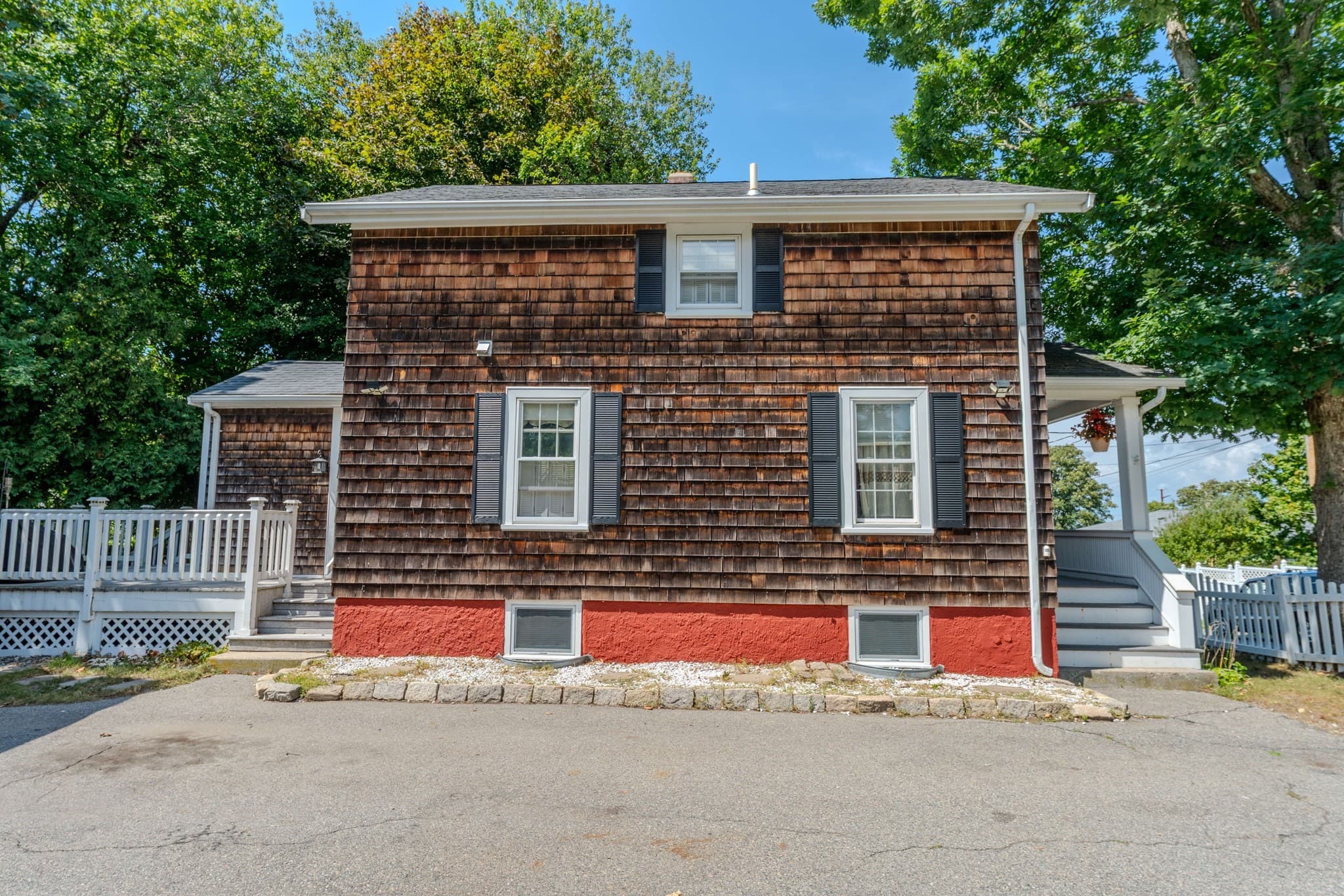 Single Family Residence at 135 Thurber Ave, Somerset MA 02725, Somerset, photo 9 of 37