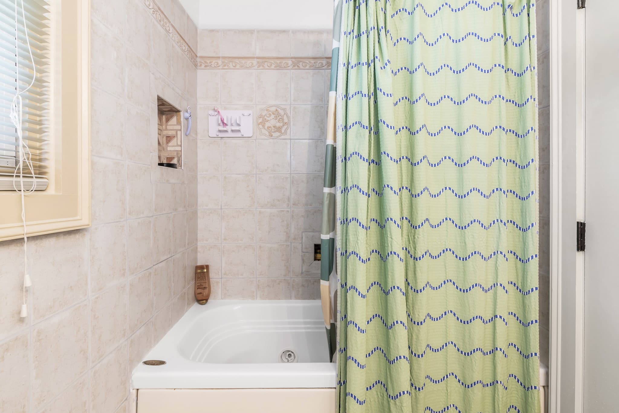 Single Family Residence at 12 Oakland, Lawrence MA 01843, Lawrence, photo 13 of 33
